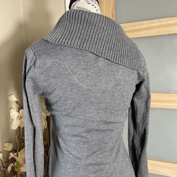 The LIMITED Gray Folded Neck Line Sweater Size Small - Picture 6 of 7